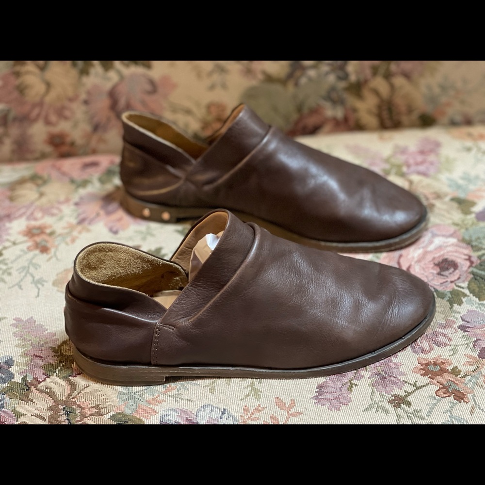Beek Puffin Flats / Booties